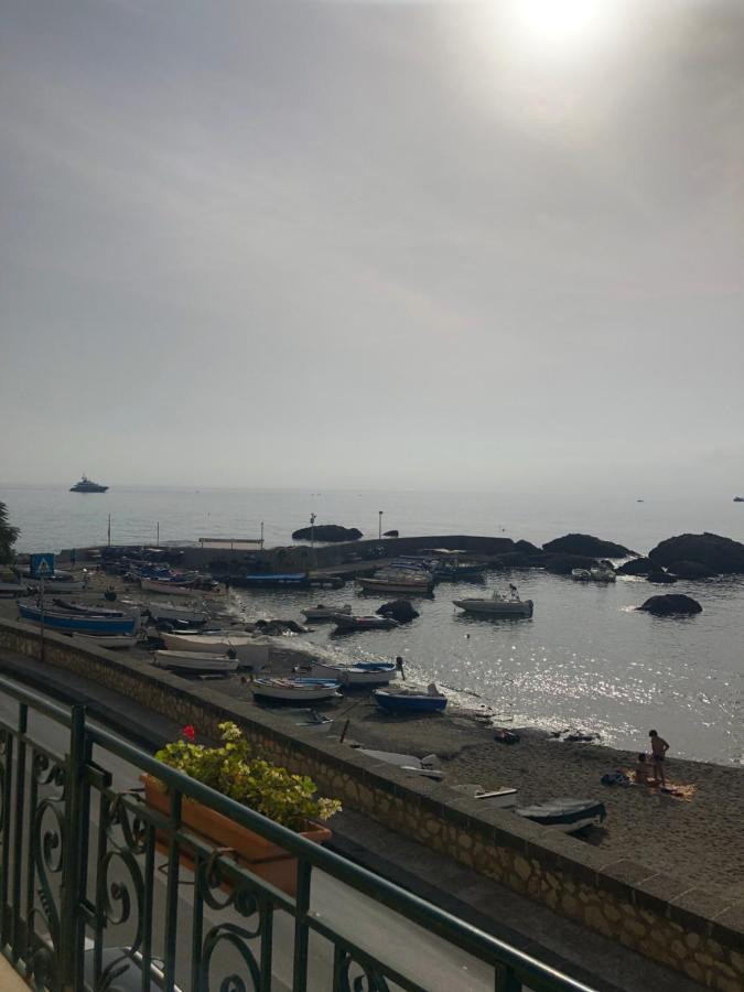 Hostel Beach House Giardini Naxos Exteriér fotografie