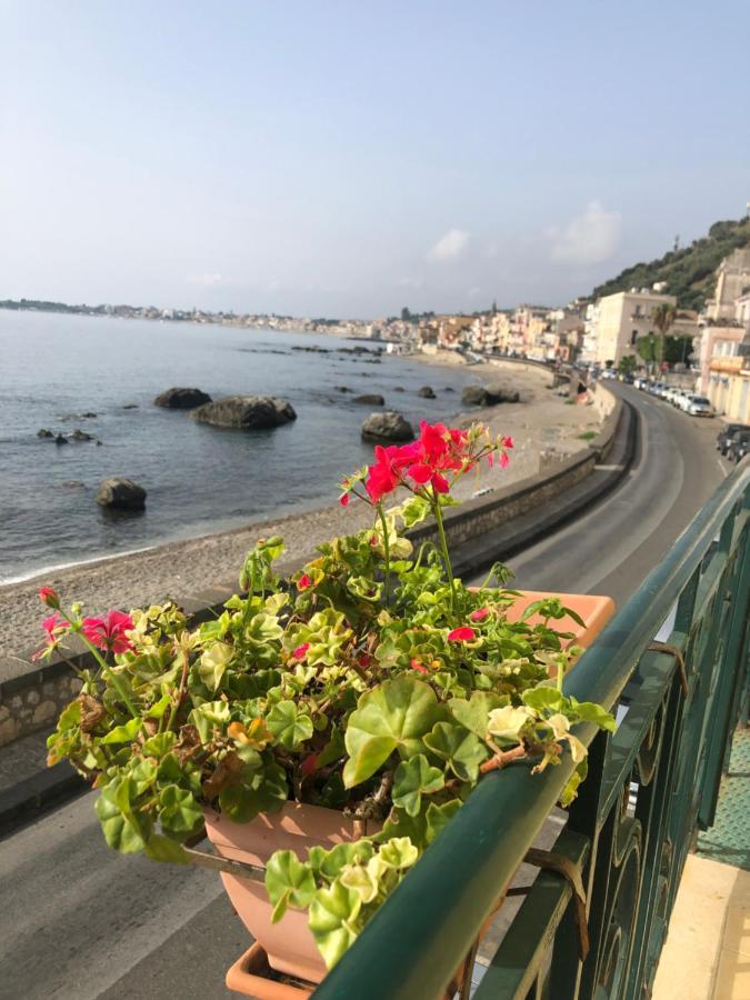 Hostel Beach House Giardini Naxos Exteriér fotografie