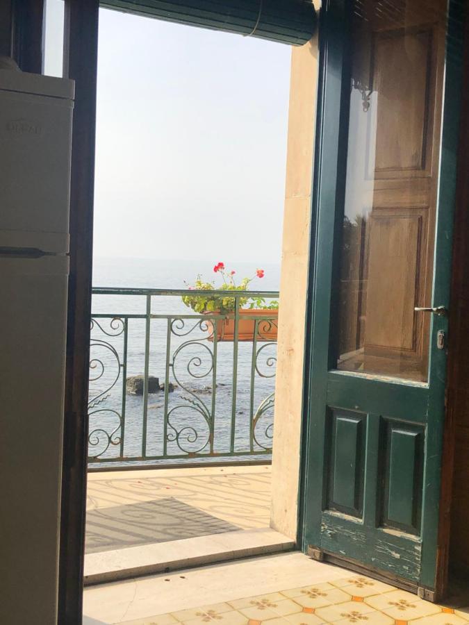 Hostel Beach House Giardini Naxos Exteriér fotografie